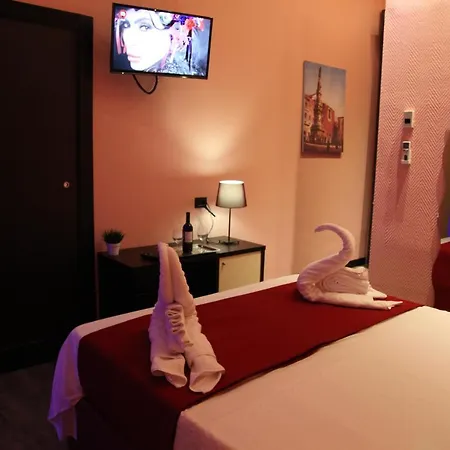 Sleep In 3* Neapol